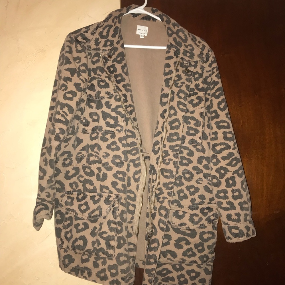 Medium utility jacket